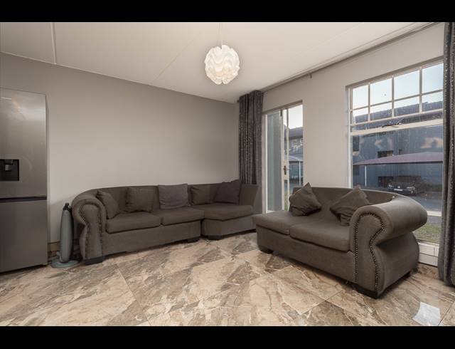 1 BEDROOM TOWNHOUSE FOR SALE IN ALAN MANOR